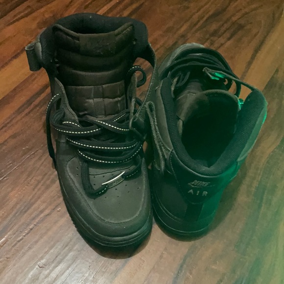 Used Nike Shoes - Picture 2 of 3